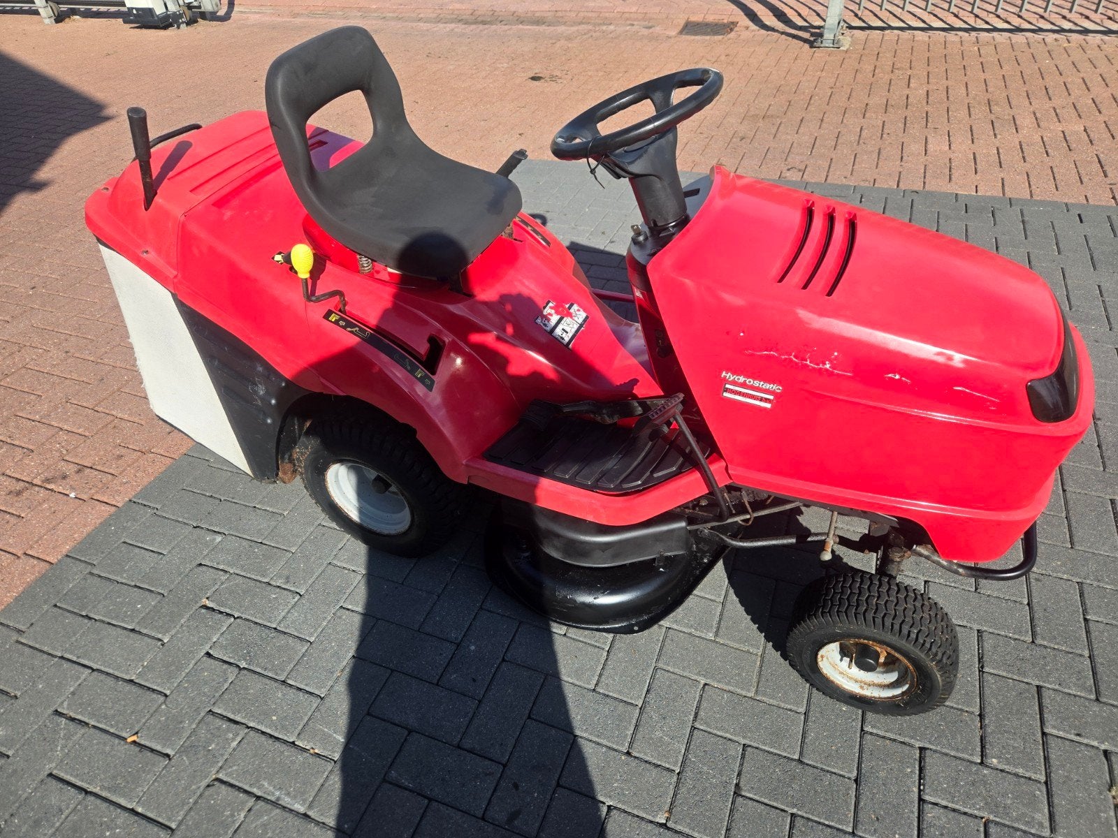zitmaaier honda 2114
moter honda 2cilinder, Ophalen, Zo goed als nieuw, 50 cm of meer