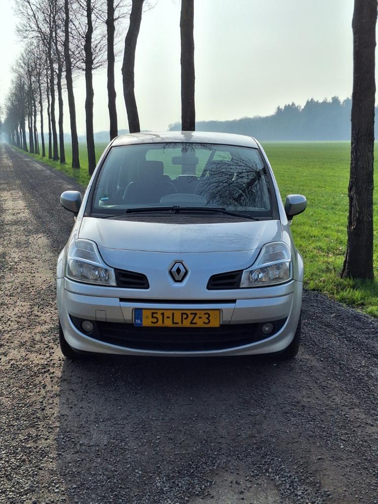 Renault Grand Modus 1.2 TCE 2010 Grijs, Voorwielaandrijving, 4 cilinders, 100 pk, 49 €/maand