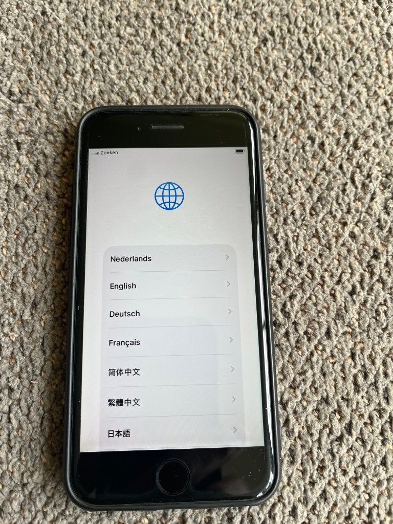 I phone SE 2020 + hoesje, Telecommunicatie, Mobiele telefoons | Apple iPhone, 71 %, Zwart, Ophalen of Verzenden, Zonder simlock