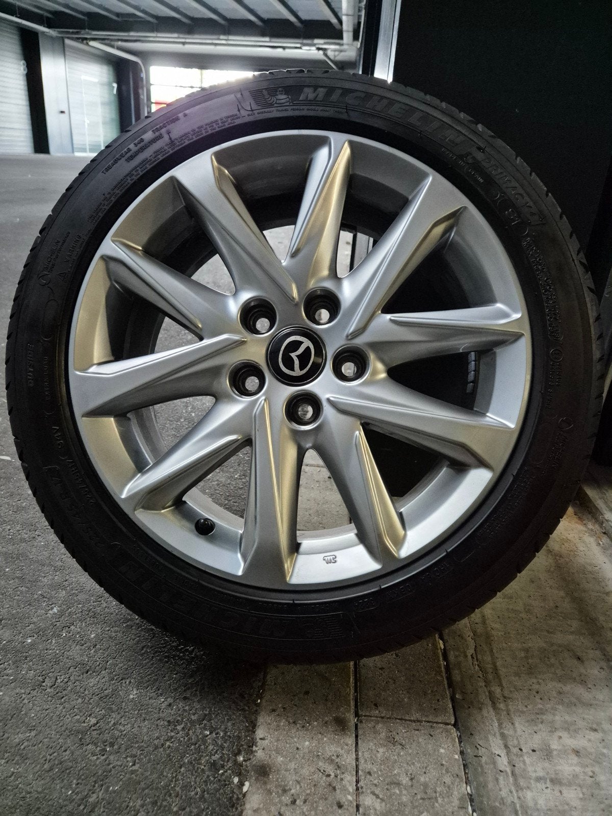 5x114.3 / 17inch ORGINEEL MAZDA ZOMERSET 225 45 17, Auto-onderdelen, Ophalen, Banden en Velgen, 17 inch, Zomerbanden