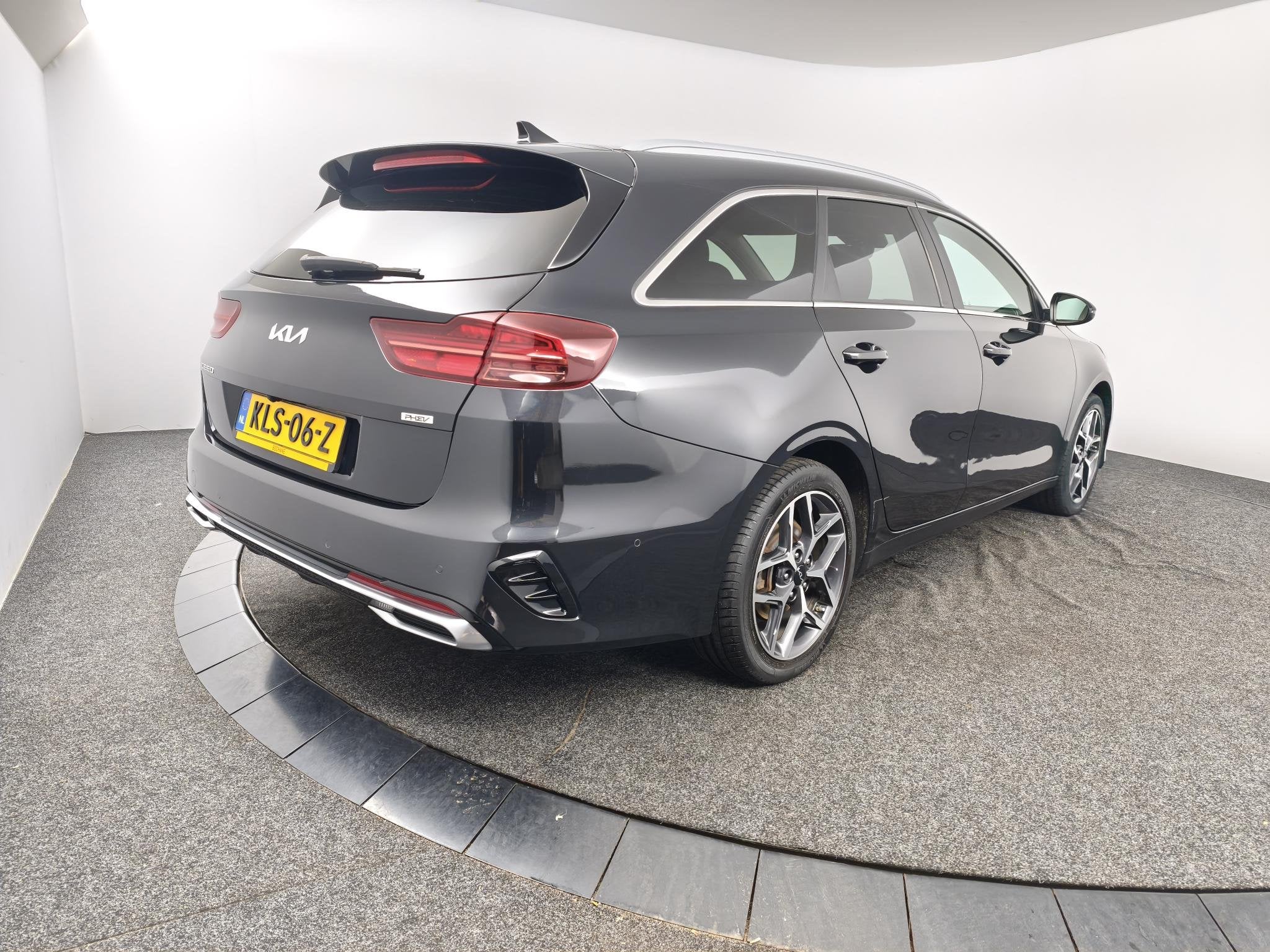 Kia Ceed Sportswagon 1.6 GDI PHEV DynamicPlusLine | Stoelver, Auto's, Gebruikt, Leder en Stof, Zwart, Plug-in hybride