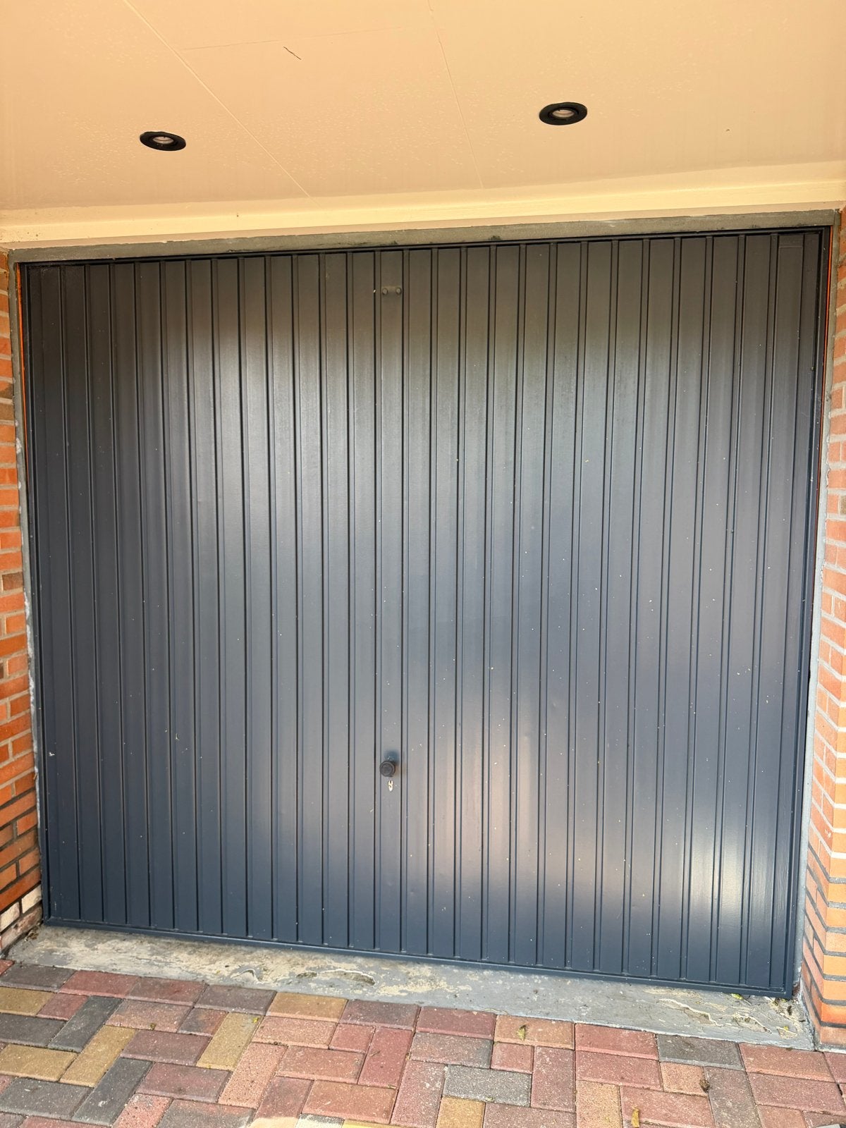 Goedwerkende kanteldeur 215x232cm, Ophalen, Gebruikt, Garagedeur, 120 cm of meer