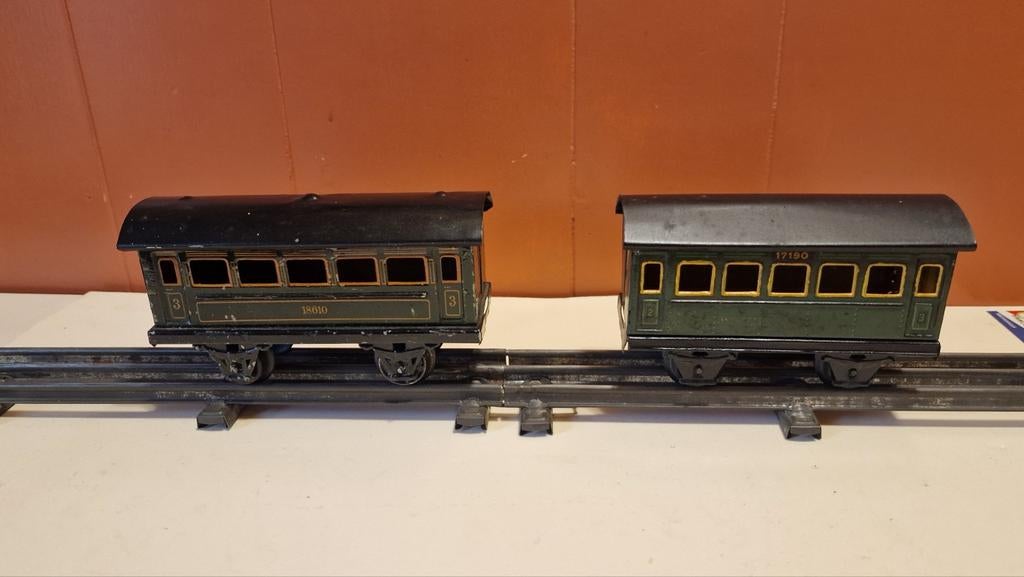 Wagons spoor 0 , 2x personen marklin , 1 postwagon Karl Bub, Ophalen of Verzenden