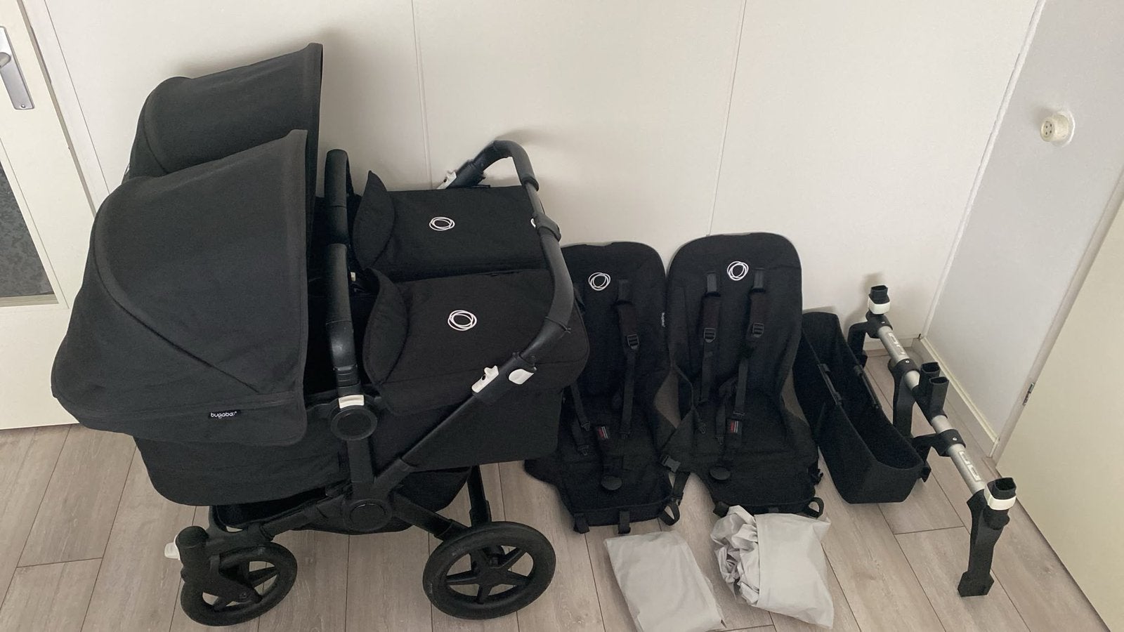 Bugaboo donkey 5 Twin all black, Support@bugaboo.com, Bugaboo, Ophalen of Verzenden, Zo goed als nieuw