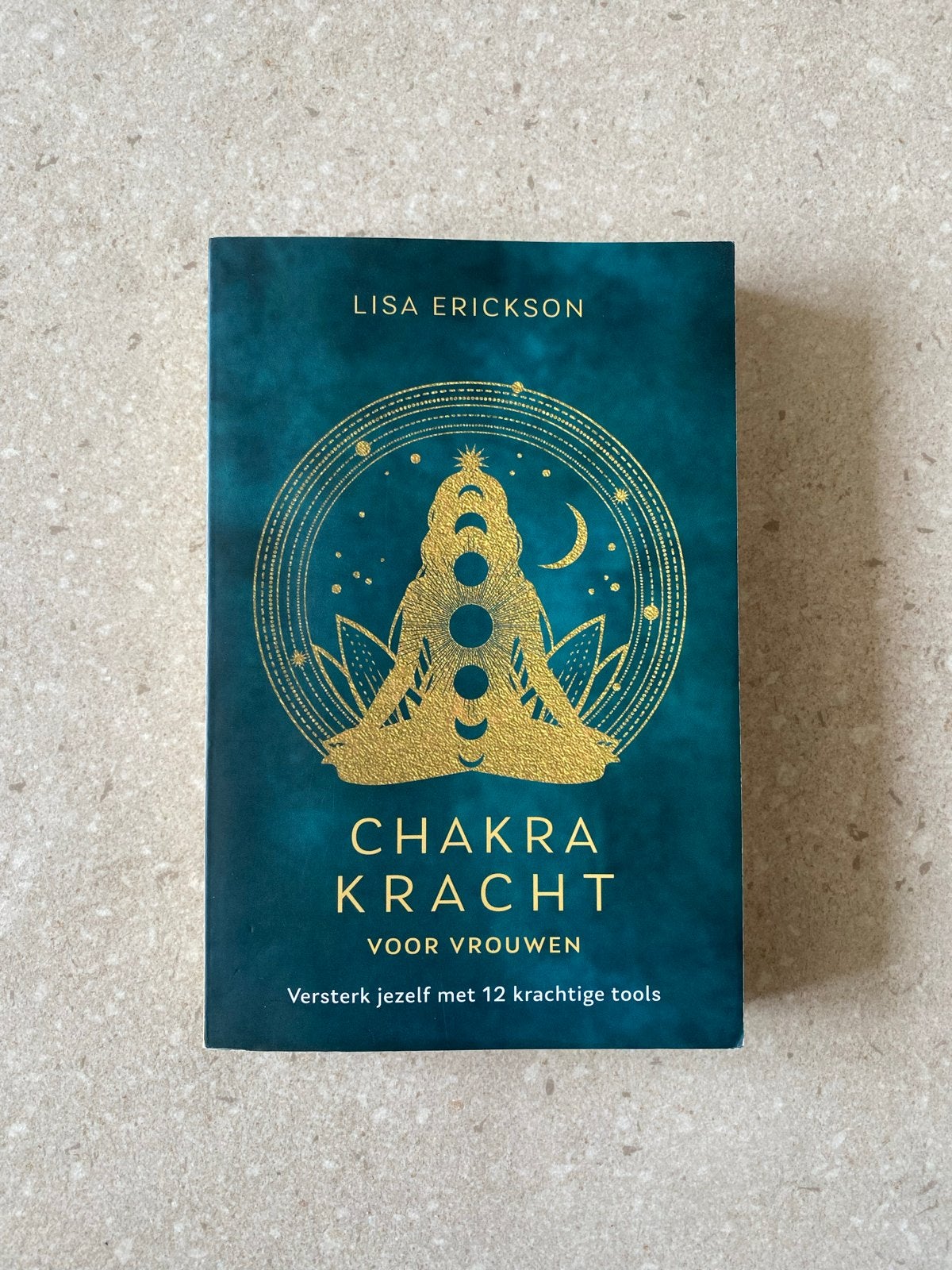 Chakra Kracht voor Vrouwen - Lisa Erickson, Ophalen of Verzenden, Zo goed als nieuw, Spiritualiteit algemeen, Instructieboek