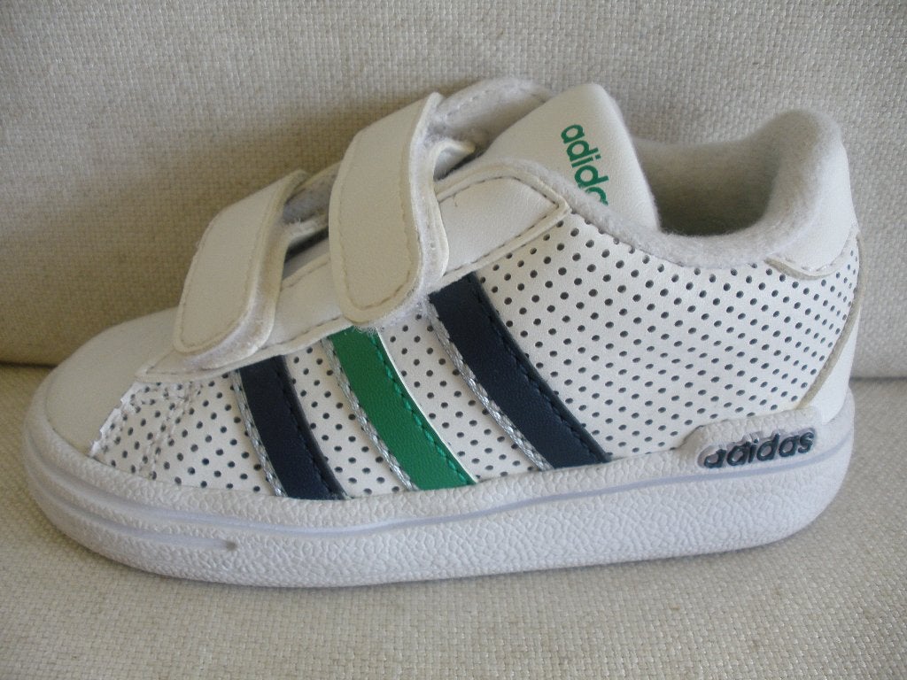 ADIDAS sneakers wit maat 22, Adidas, Jongen of Meisje, Schoenen, Ophalen of Verzenden