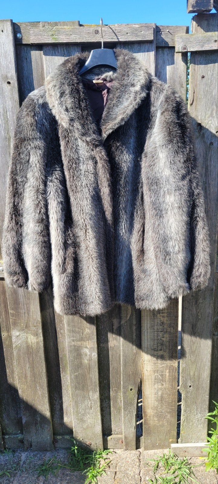 Stijlvolle Faux Fur Jas Maat 44 - Grijs/Zwart, Kleding | Dames, Jassen | Winter, Ophalen, Maat 42/44 (L), Onbekend, Grijs