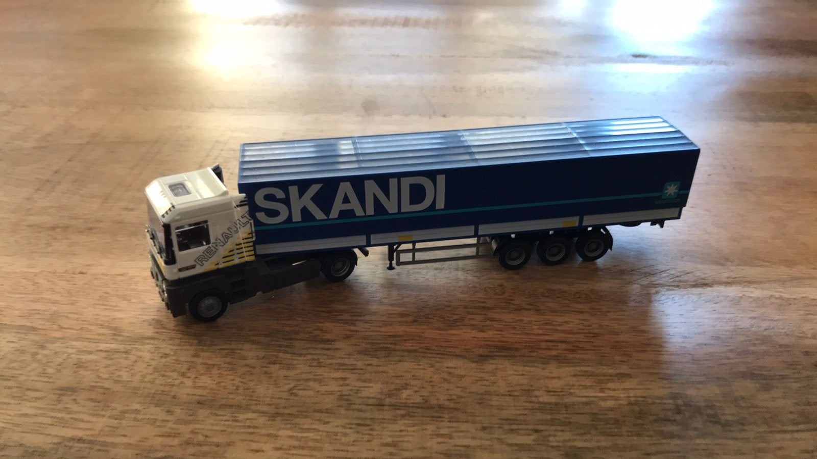 Skandi Renault Blauw wit Herpa €7,50 ex verzendkosten, Ophalen of Verzenden, Nieuw, Bus of Vrachtwagen, Herpa