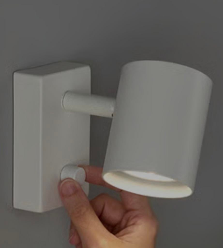 Ikea Nymane wandlampje wit, Huis en Inrichting, Lampen | Wandlampen, Ophalen of Verzenden, Zo goed als nieuw, Metaal