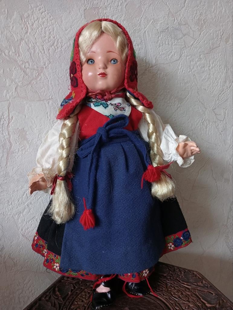 Papier mache popje 40 cm, Verzamelen, Poppen, Ophalen of Verzenden, Zo goed als nieuw, Pop