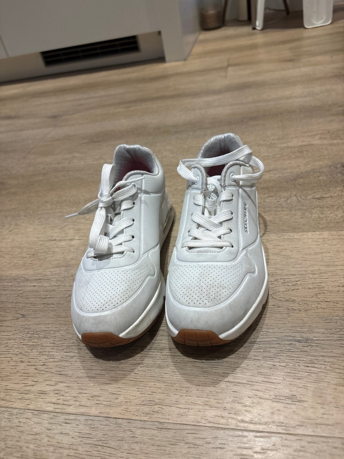 Witte Skechers sneakers, maat 37, Kleding | Dames, Schoenen, Ophalen of Verzenden, Zo goed als nieuw, Wit, Sneakers of Gympen