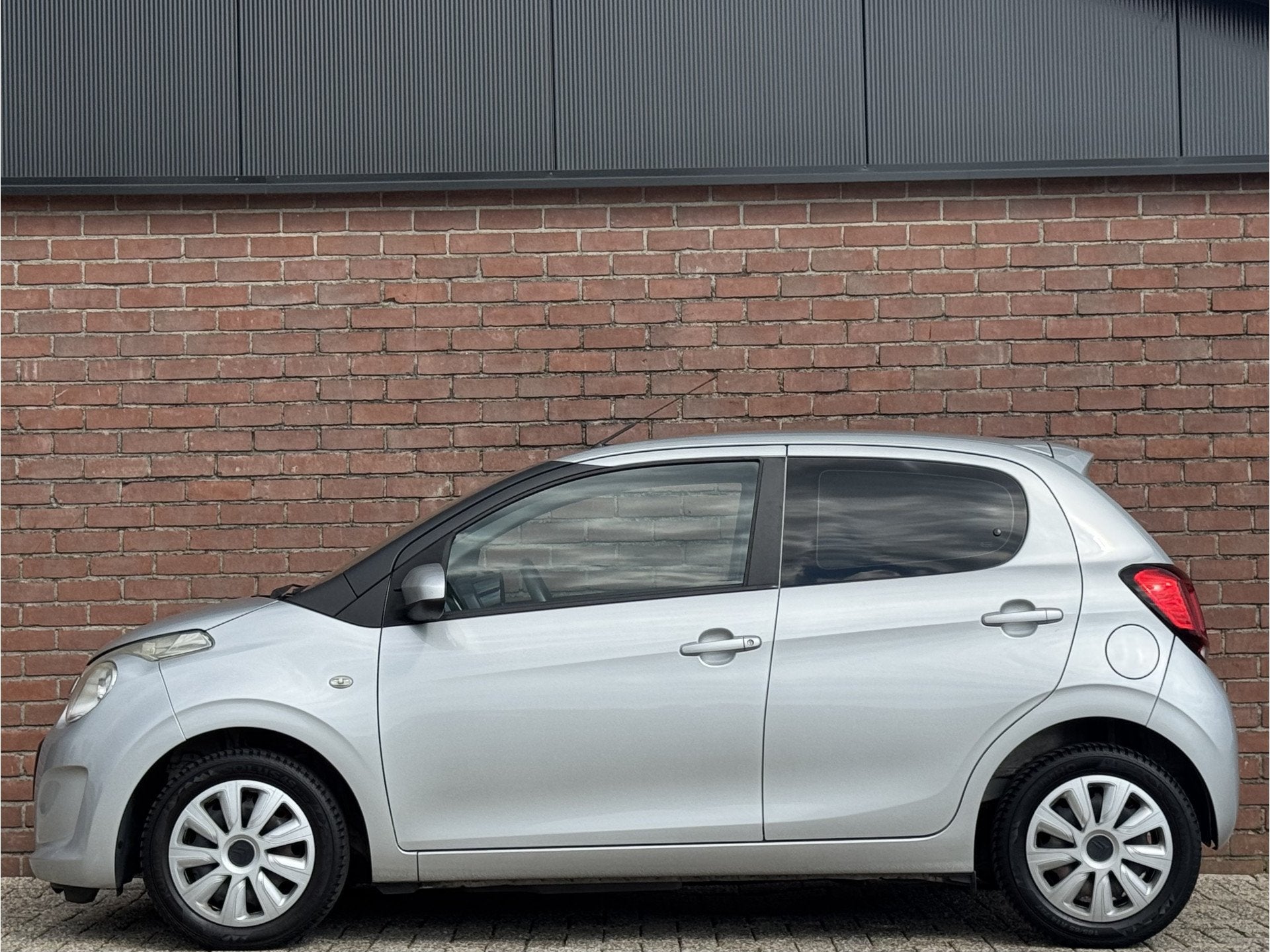 Citroën C1 1.0 e-VTi FEEL | NL-AUTO! | AIRCO! | CRUISE!, Auto's, Voorwielaandrijving, Stof, Gebruikt, 4 stoelen