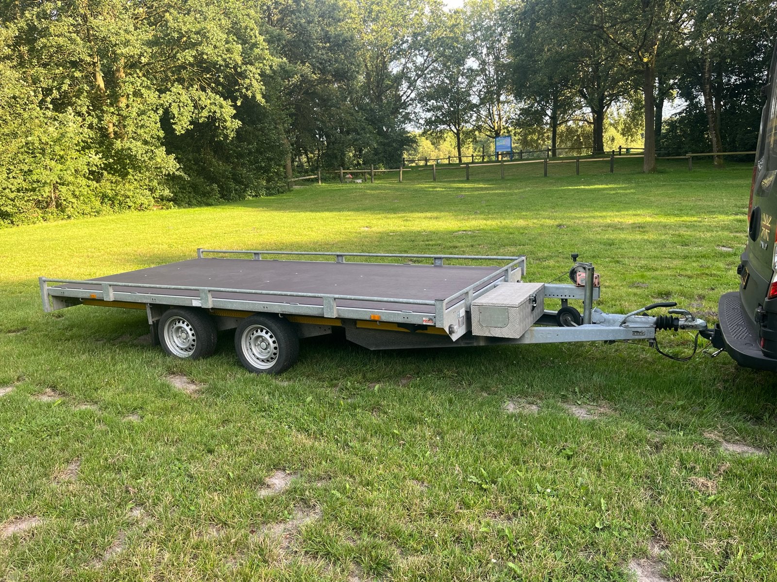 Eduard Multitransporter P4 - 2016 - 2700kg laadvermogen, Ophalen, Gebruikt