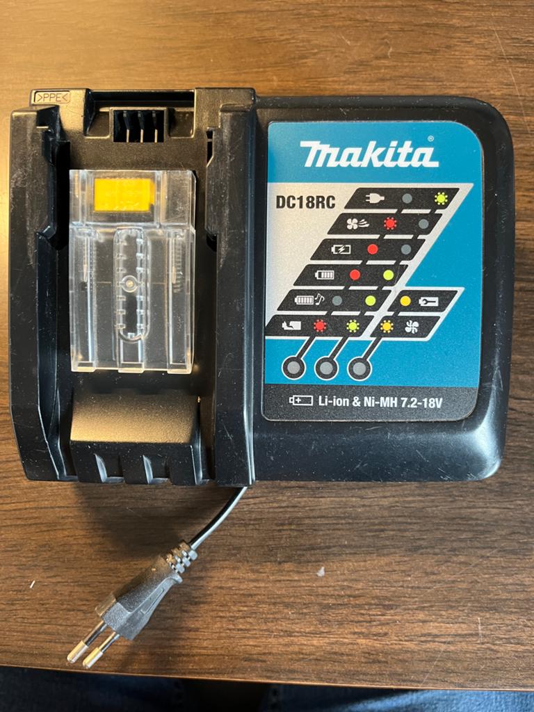 Makita DC18RC Snellader voor Li-ion & Ni-MH 7.2-18V-18V, Ophalen of Verzenden, Gebruikt