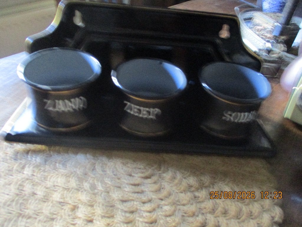 emaille zand zeep zoda zwart met gouden bies, Ophalen of Verzenden