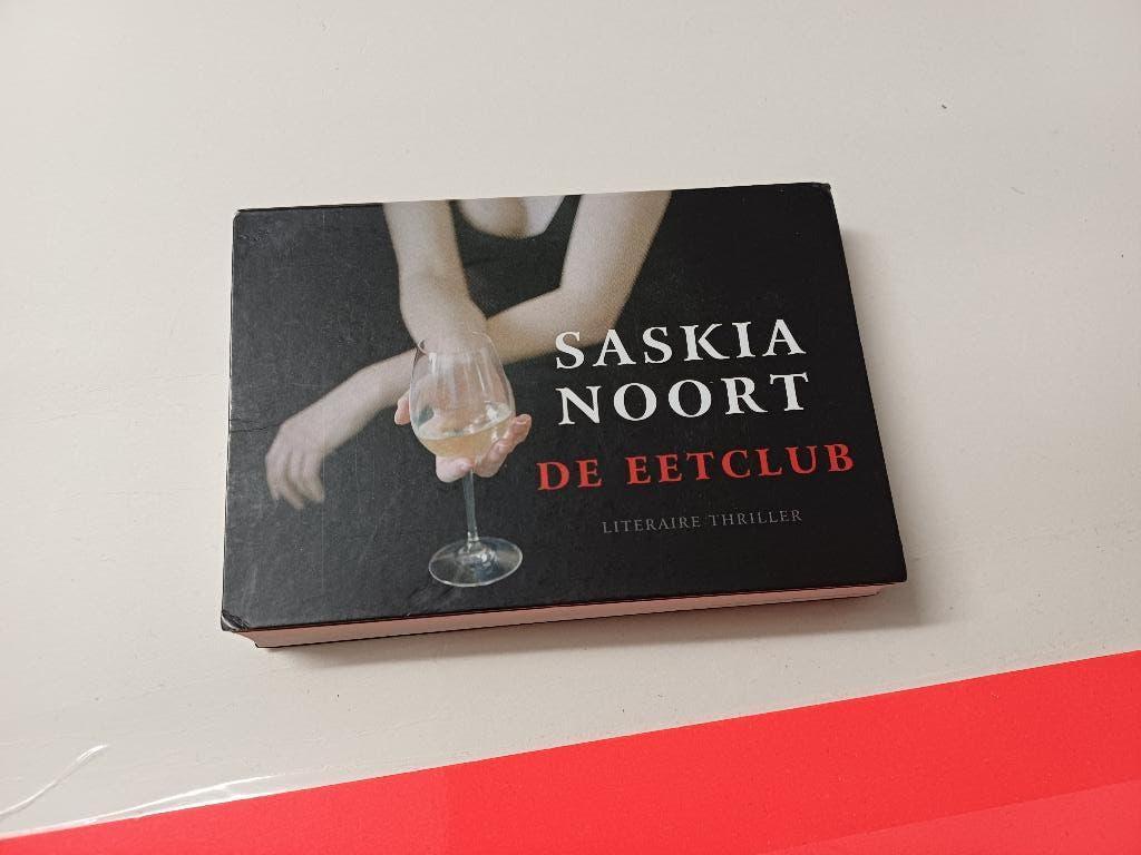 Dwarsligger nr 109 - Saskia Noort - De Eetclub, Ophalen of Verzenden, Gelezen