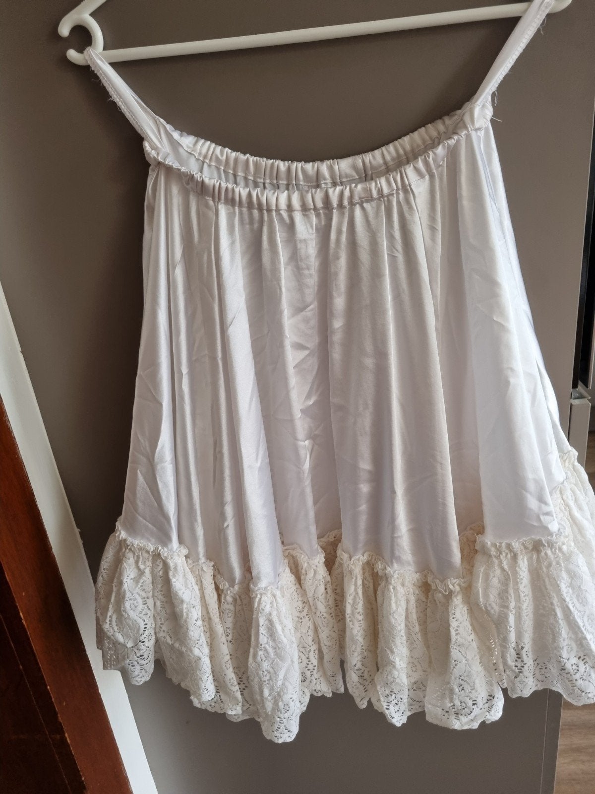 Dirndl onderrok met broderie boord, crème/wit, M/L, Ophalen of Verzenden