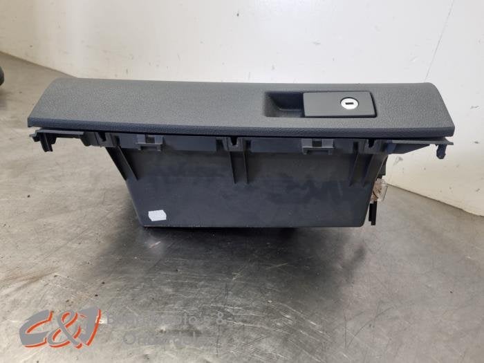 Dashboardkastje van een Volkswagen Caddy, Gebruikt, -, Volkswagen, -