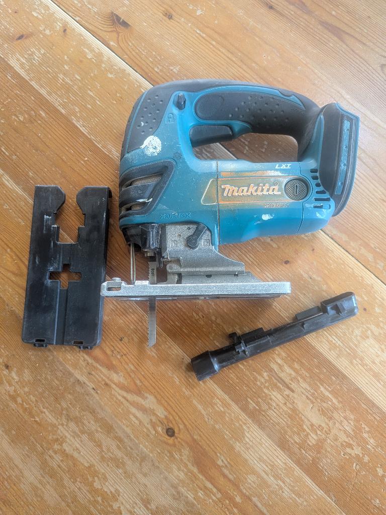 Makita DJV180Z 18v decoupeerzaag body, Ophalen, Zo goed als nieuw
