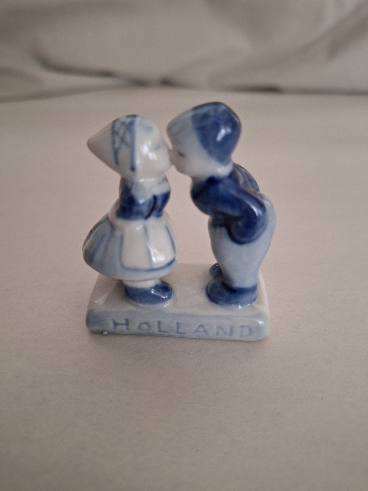 Delfts Blauw Holland kusjespaar beeldje, Antiek en Kunst, Ophalen of Verzenden