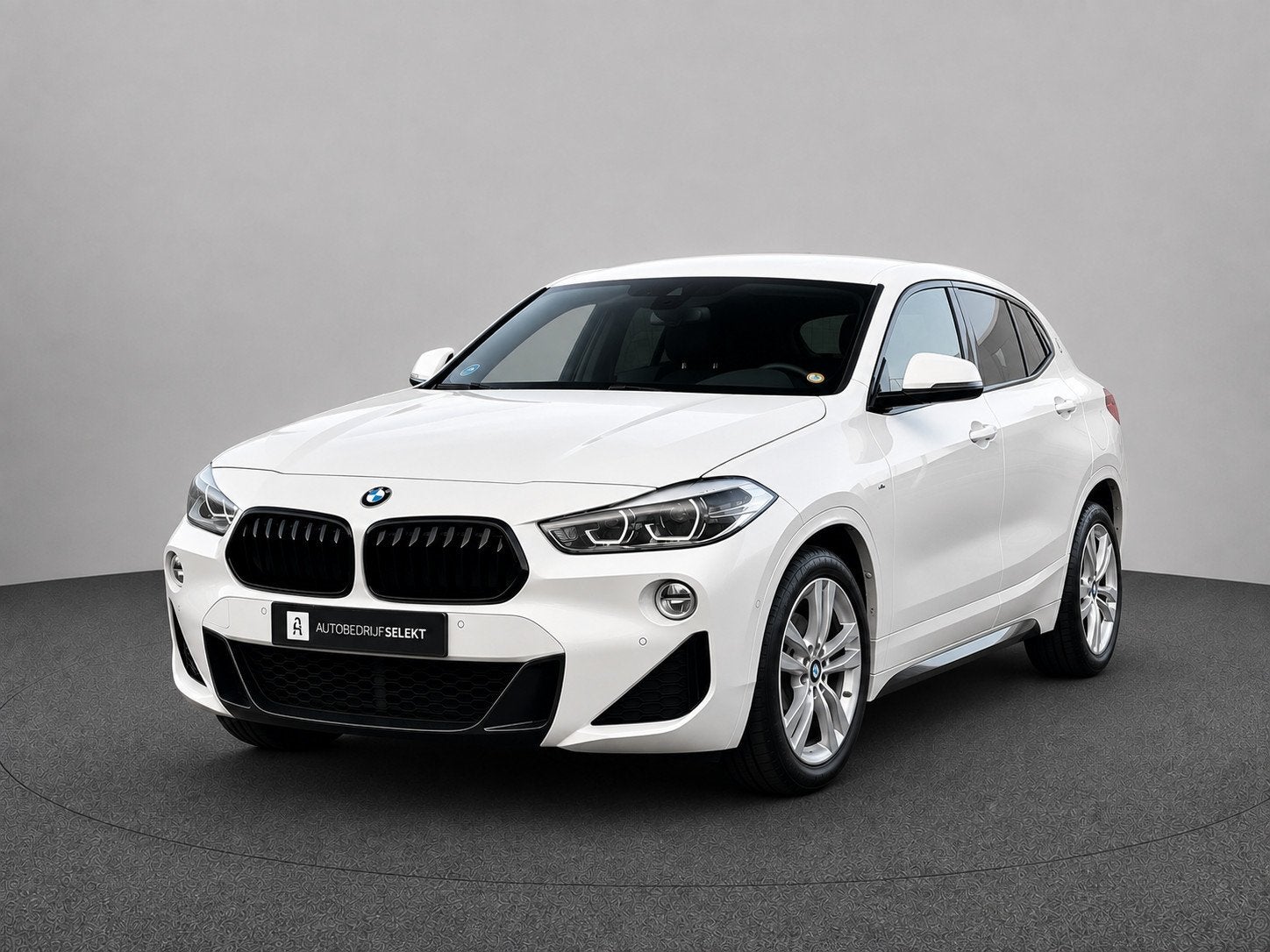 BMW X2 sDrive 2.0i M-Sport | LED | Elektr. stoelen | Dealer, X2, Huisgarantie, Met garantie (alle), 1435 kg