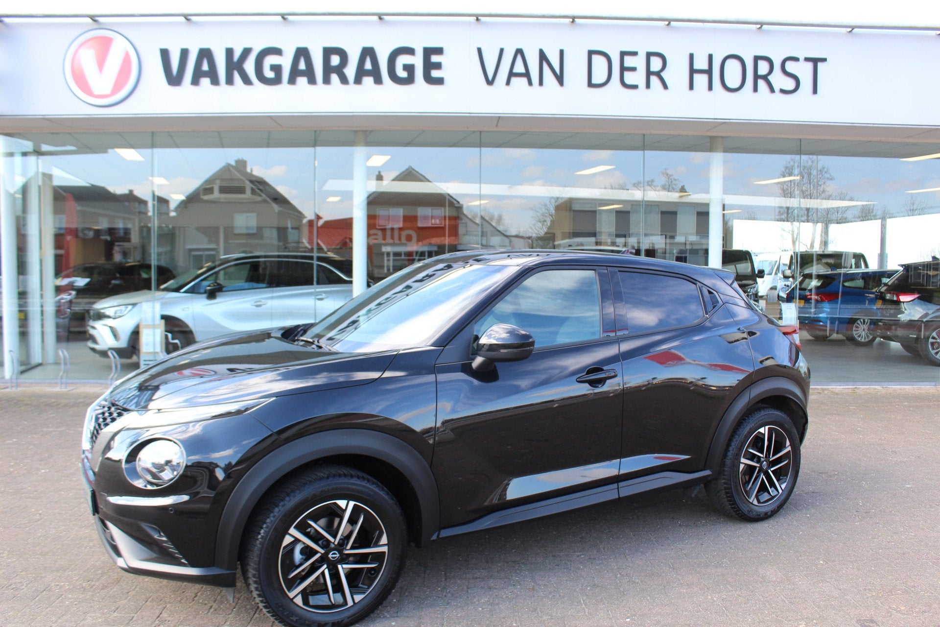 Nissan Juke 1.0 114 pk DIG-T N-Connecta Nieuwste Model Van 3, Auto's, Nissan, Voorwielaandrijving, 12 maanden, Zwart, Zwart