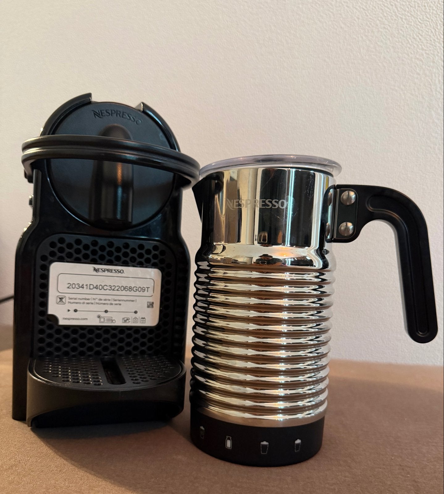 Nespresso Magimix Koffiemachine met Aeroccino 4, Koffiemachine, Ophalen of Verzenden, Zo goed als nieuw, 1 kopje