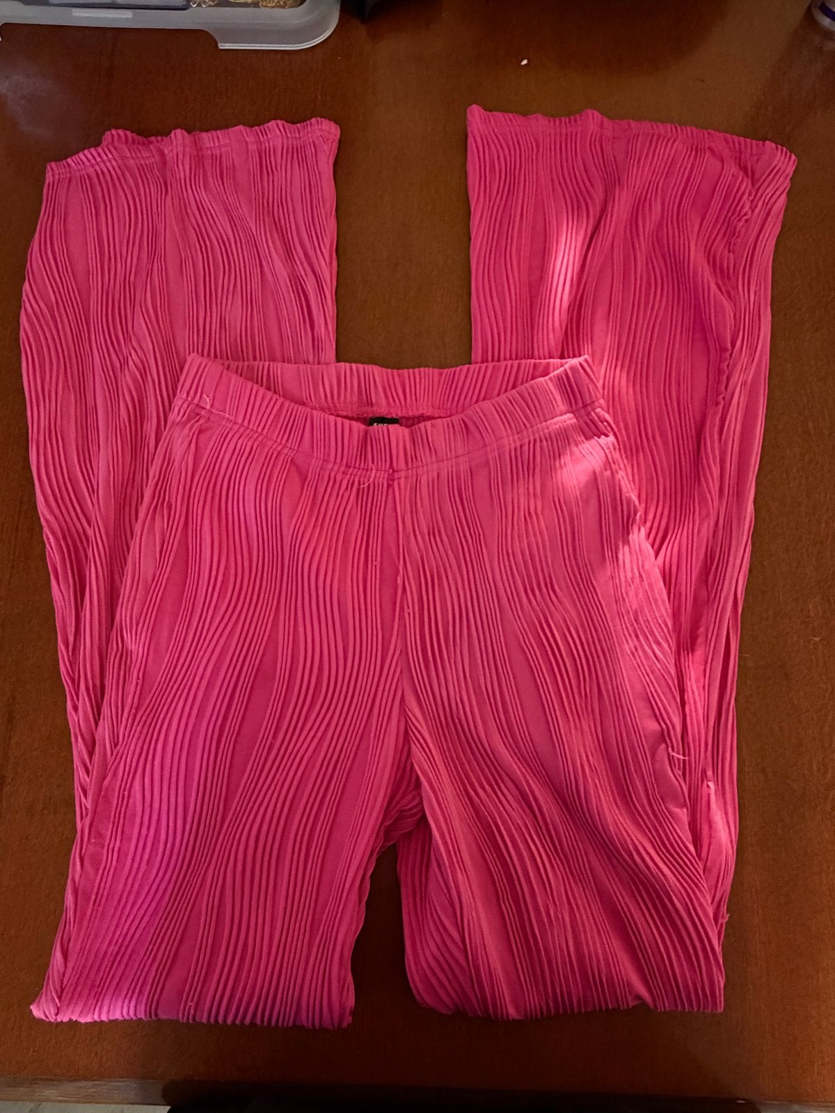 Roze geplooide broek van Shein - Maat XS, Kleding | Dames, Verzenden, Zo goed als nieuw, Roze, Maat 34 (XS) of kleiner