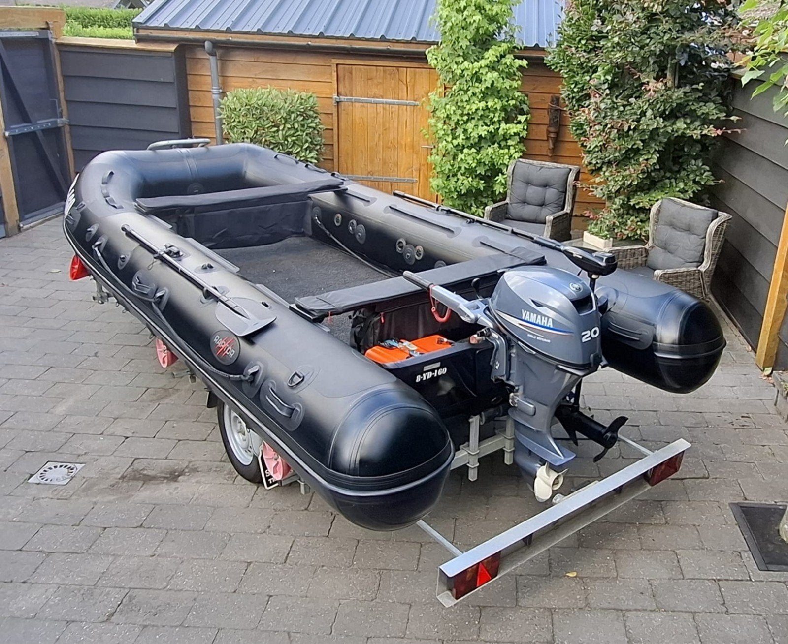 Raptor XWIDE-470 rubberboot met Yamaha 20pk en trailer, Watersport en Boten, Rubberboten, Aluminium, Peddels, Zo goed als nieuw