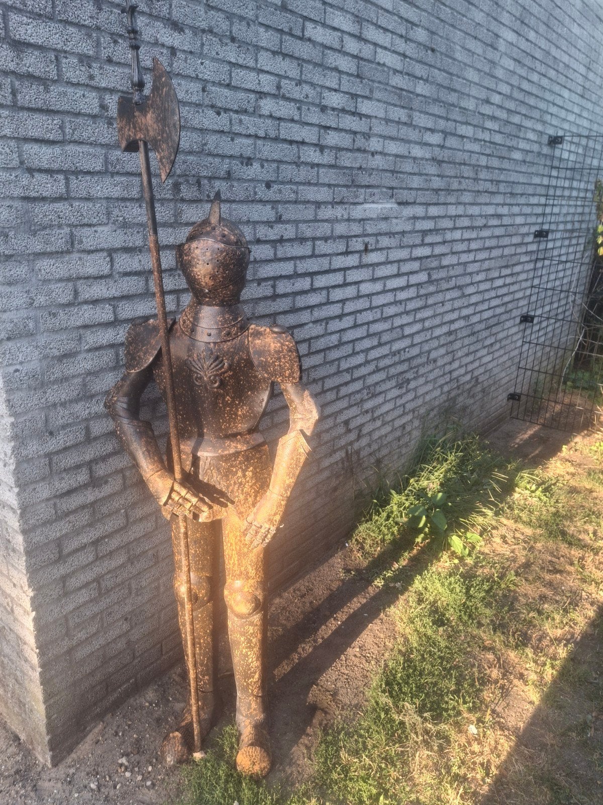 Metalen Ridder met Hellebaard - 168 cm hoog, Ophalen of Verzenden, Gepatineerd, 1 meter - 2 meter, Beeld