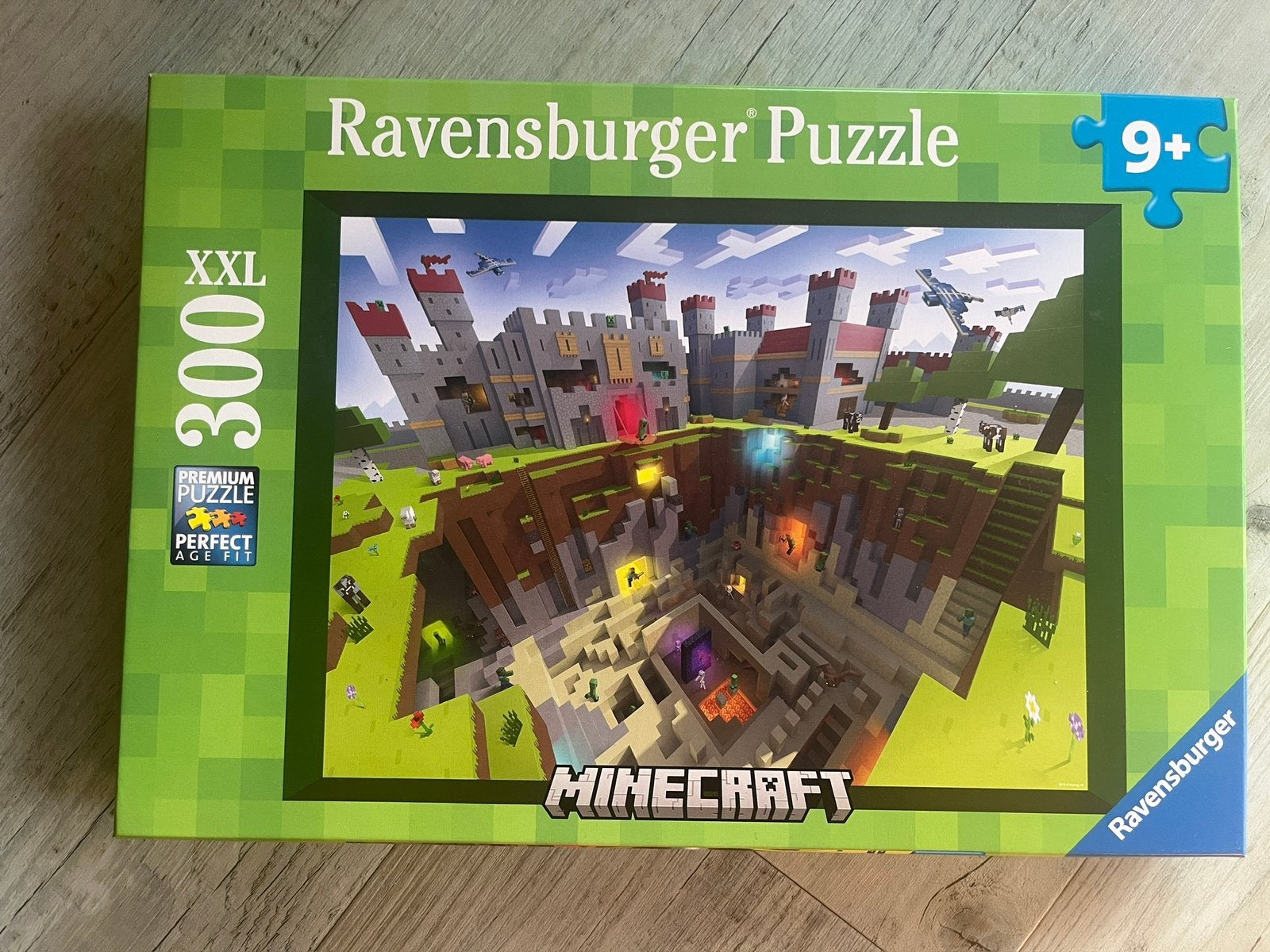 Minecraft puzzel Ravensburger 300 stukjes, Ophalen of Verzenden, Meer dan 50 stukjes, Zo goed als nieuw, 6 jaar of ouder