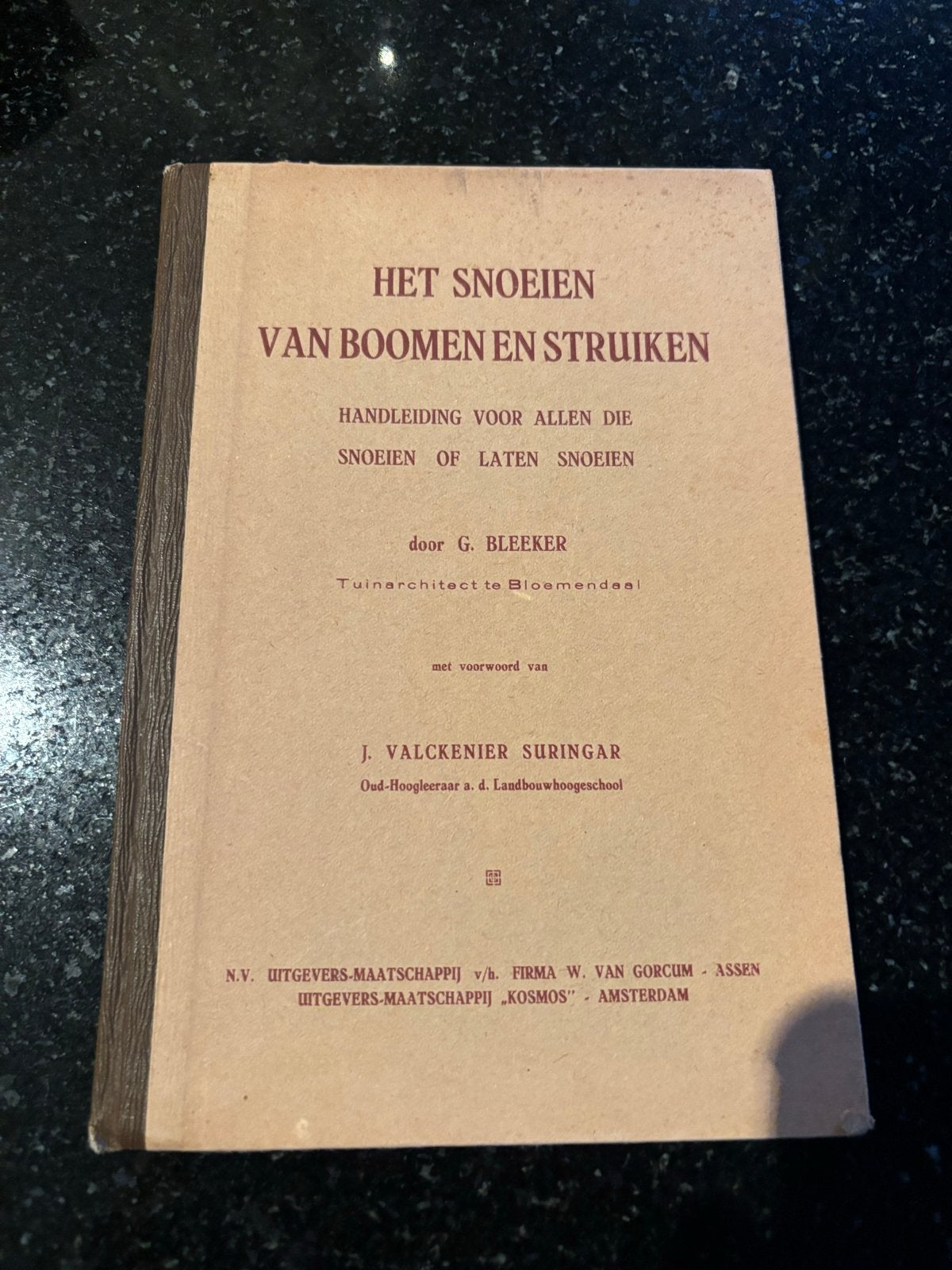 Het Snoeien van Boomen en Struiken - G. Bleeker, Ophalen of Verzenden, Gelezen, Tuinieren en Tuinplanten