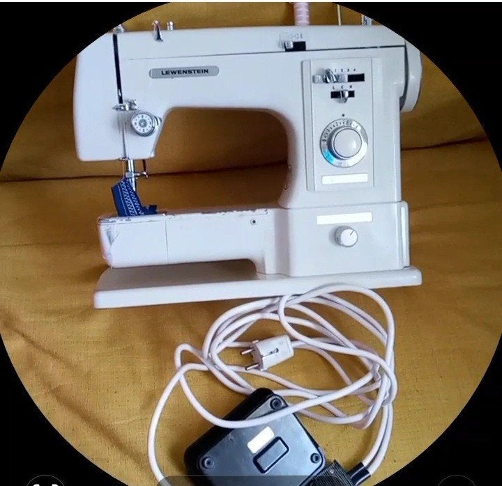 Naaimachine Lewenstein, Ophalen, Gebruikt, Naaimachine, Lewenstein