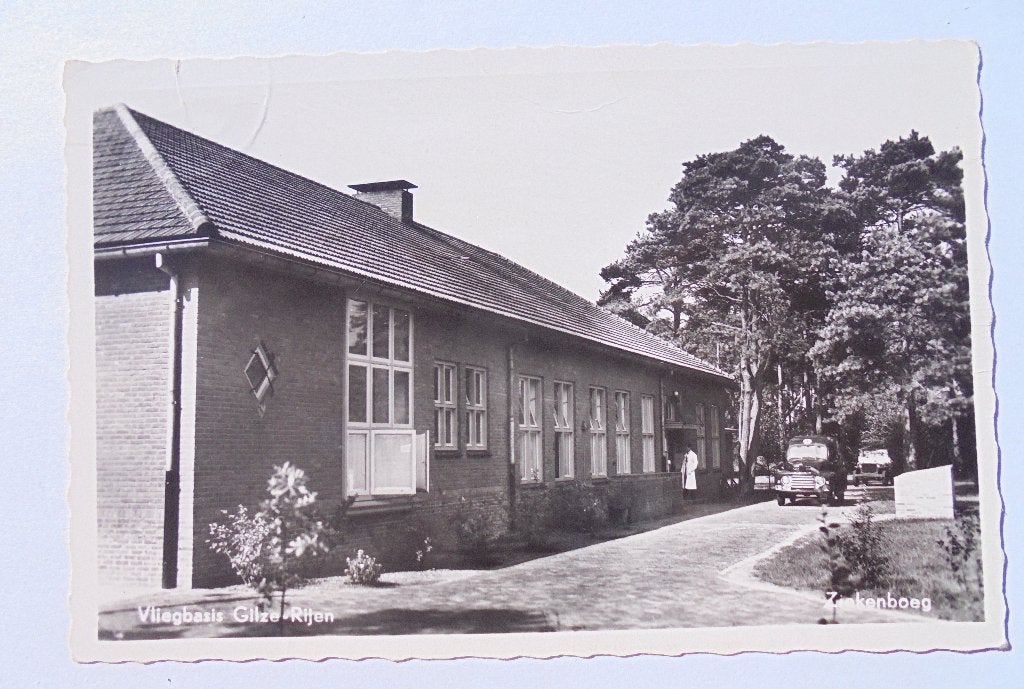 GILZE Rijen vliegbasis Ziekenboeg, ambulance en doktoren., Ophalen of Verzenden, 1940 tot 1960, Gelopen, Noord-Brabant