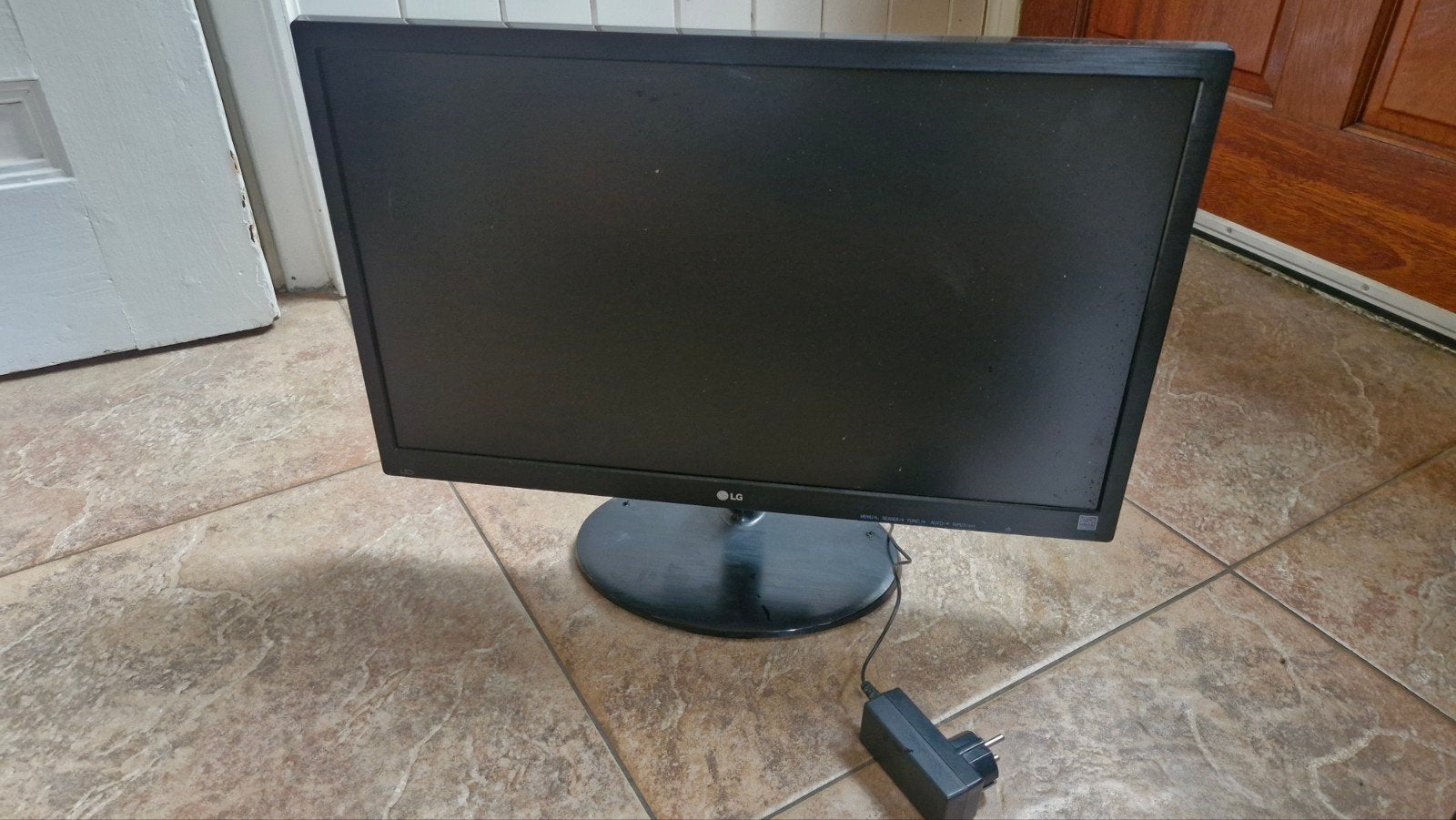 LG 24M38A-B monitor met originele adapter, gebruikt, Ophalen of Verzenden, LG, Gebruikt, LED