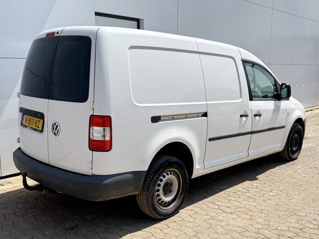 Volkswagen Caddy Maxi 102PK *Benzine* *Marge* L2 Airco Trekh, Auto's, Bestelauto's, Voorwielaandrijving, Stof, Gebruikt, Zwart