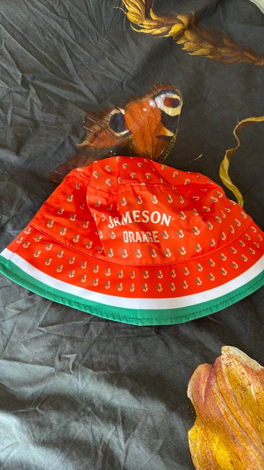 Jameson Orange Bucket Hat - Zomerse Hoed, Kleding | Dames, Ophalen of Verzenden, Zo goed als nieuw, One size fits all, Hoed