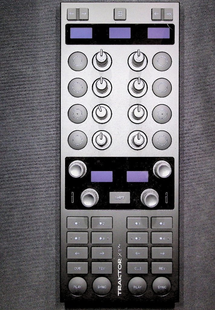 Native Instruments Traktor Kontrol X1 MK3 DJ-controller, Muziek en Instrumenten, Ophalen of Verzenden, Zo goed als nieuw