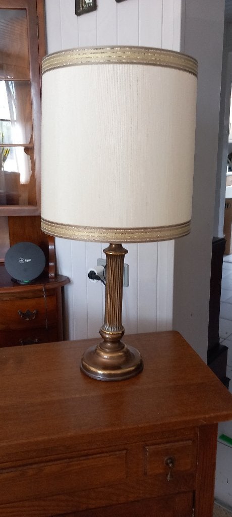 vintage lamp met koperen voet, Ophalen