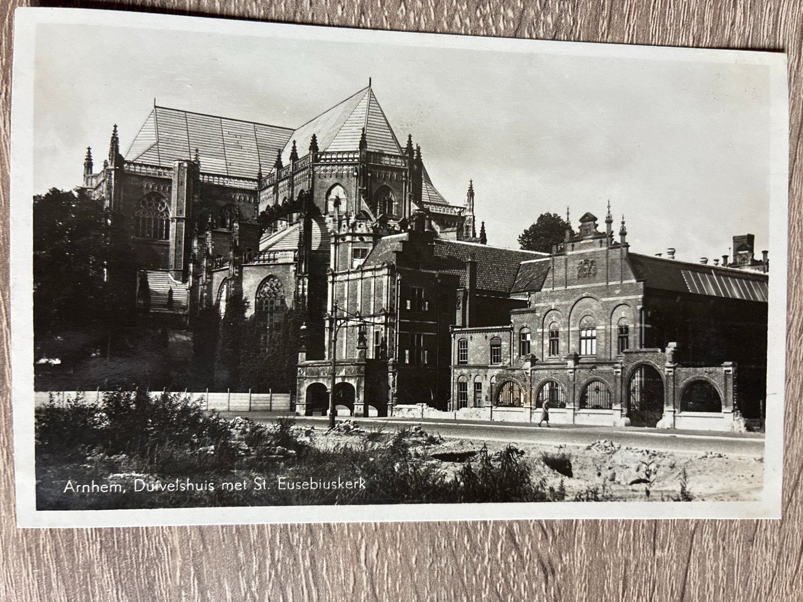 Ansichtkaart Arnhem, Duivelshuis met St. Eusebiuskerk, Ophalen of Verzenden, Voor 1920, Ongelopen, Gelderland