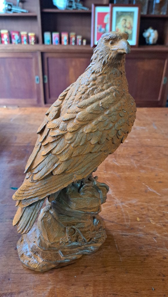 Gietijzeren roofvogel 28 cm hoog erg mooi levensgroot beeld, Ophalen of Verzenden