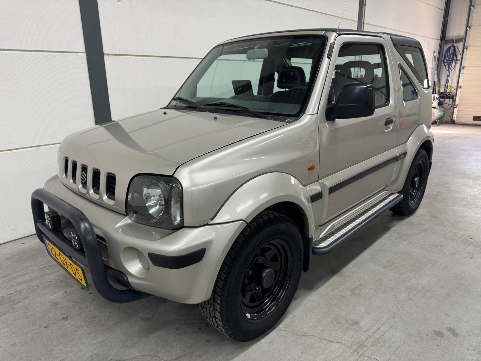 Suzuki Jimny 1.3 JLX, Cabrio, Hardtop, 4WD, NL Auto, NAP!, Stof, 40 €/maand, 4 cilinders, 4 stoelen