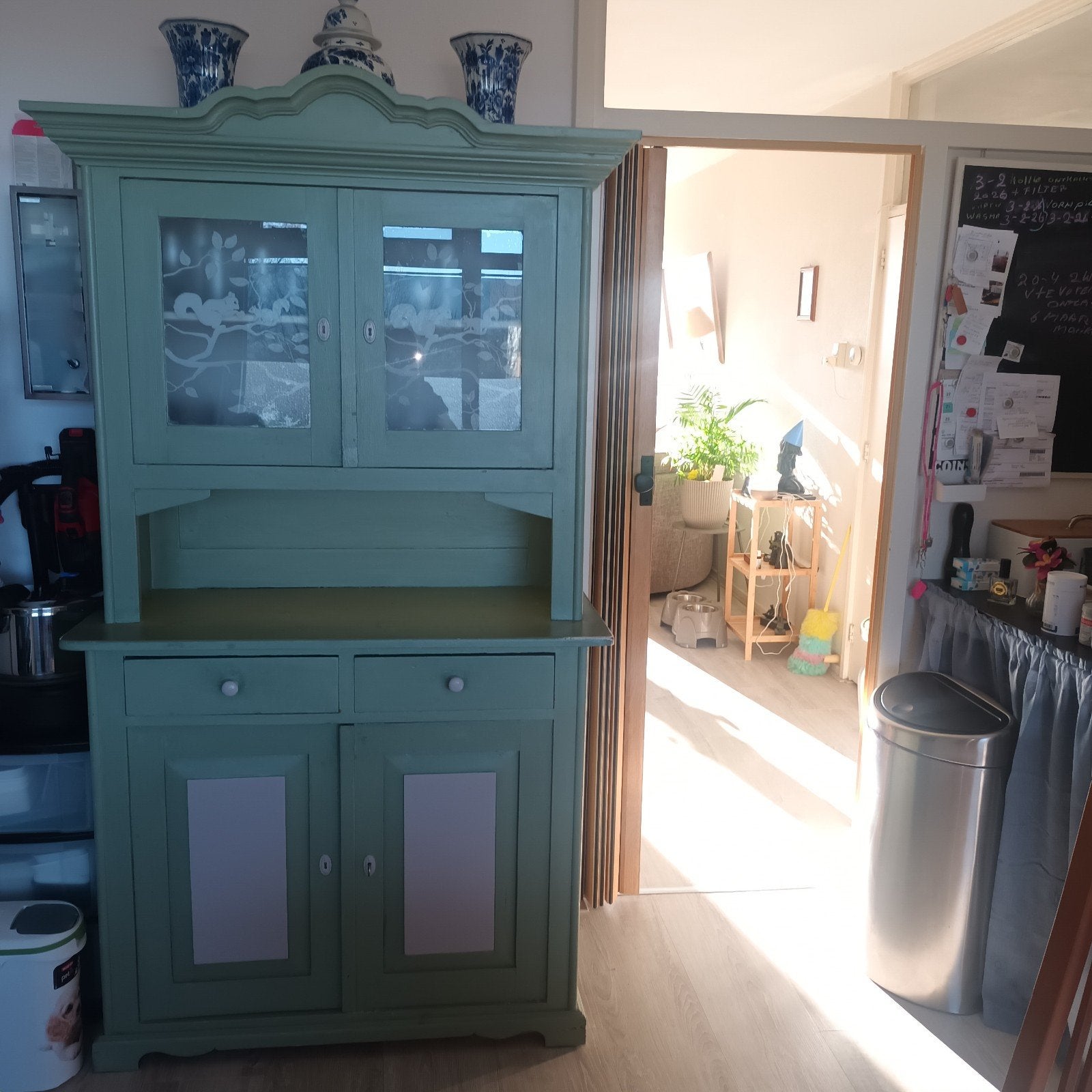 Unieke Groene Buffetkast met Glazen Deuren, Antiek en Kunst, Ophalen of Verzenden