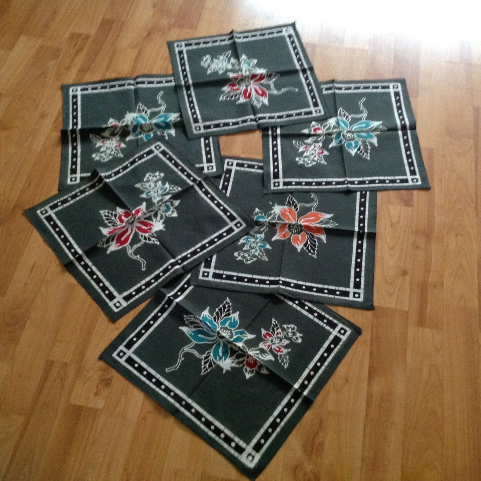6 vierkante batik servetjes, Ophalen of Verzenden, Nieuw, Vierkant