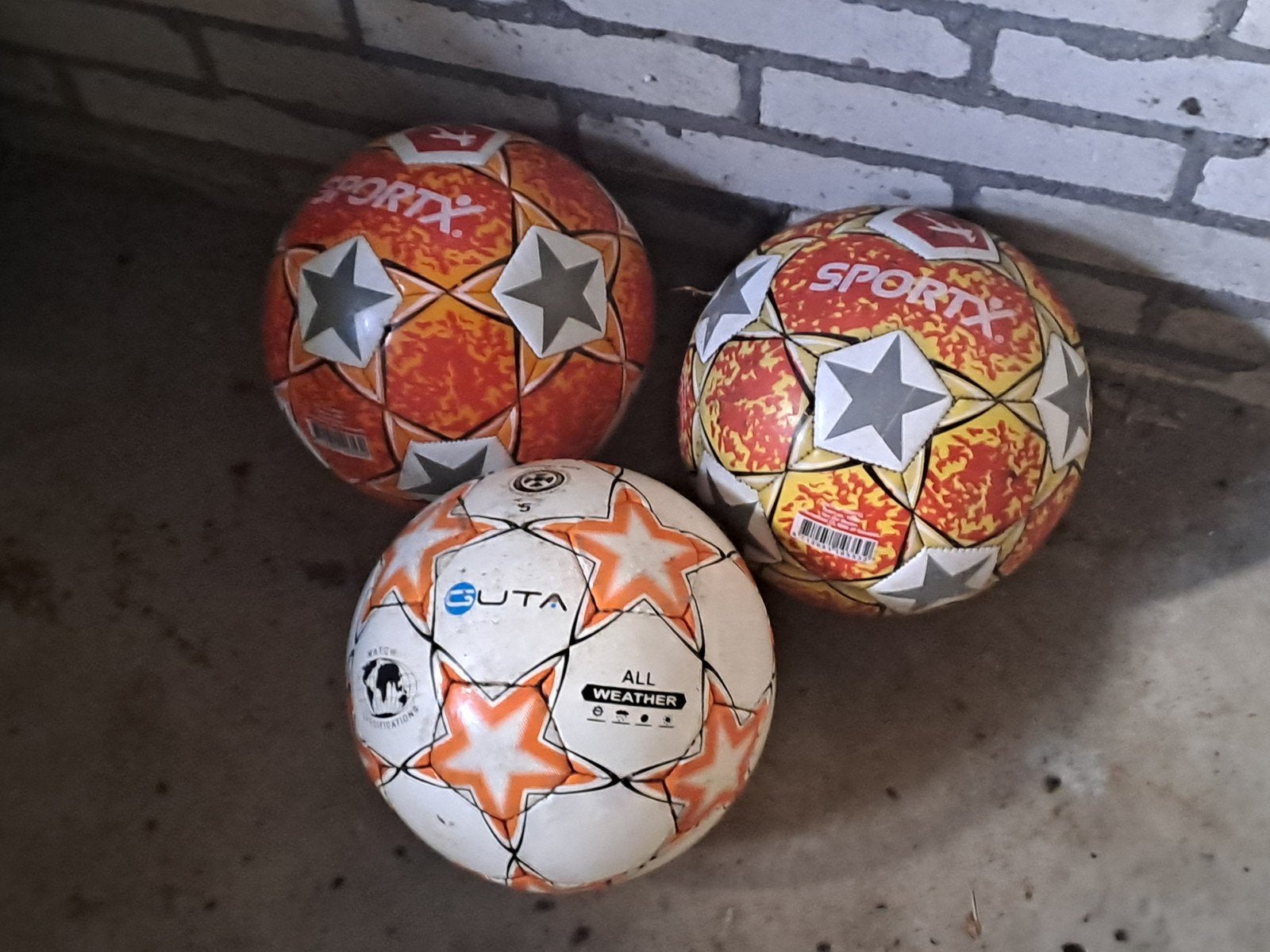 2 SportX ballen en 1 Guta bal, Ophalen of Verzenden, Gebruikt, Bal