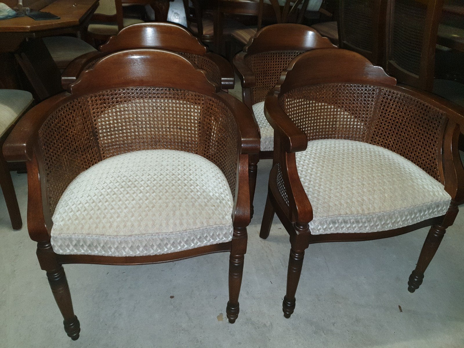 Klassiek Eiken eetkamer armstoelen, Ophalen, Bruin