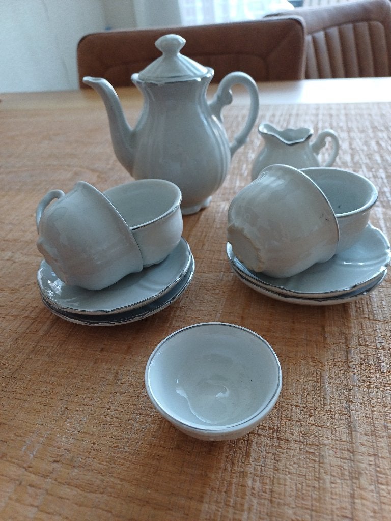 Porseleinen kinderserviesje  Douwe Egberts, Ophalen, Zo goed als nieuw