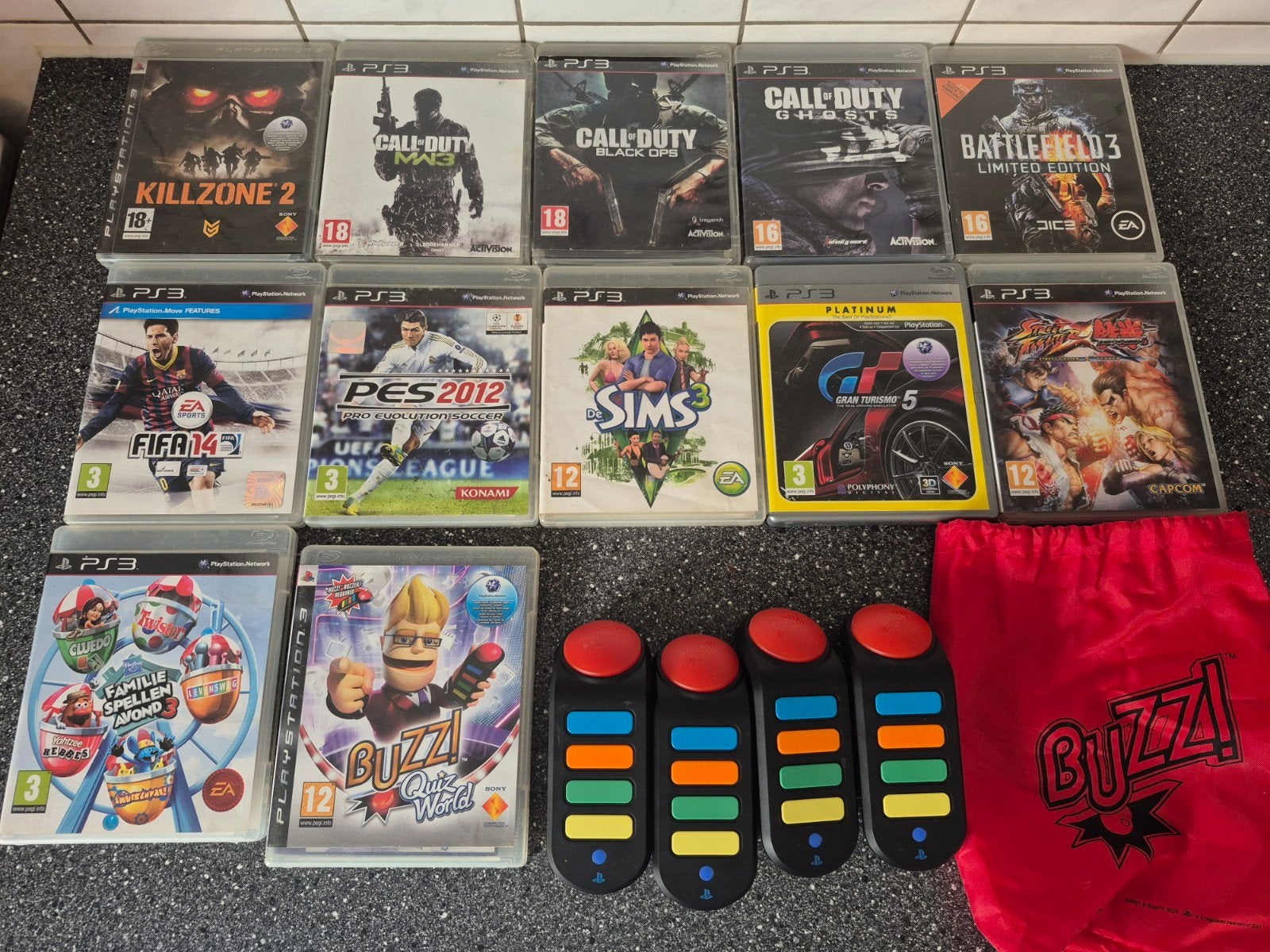 PS3 Games en Buzz! Quiz World met controllers, Ophalen of Verzenden, Simulatie