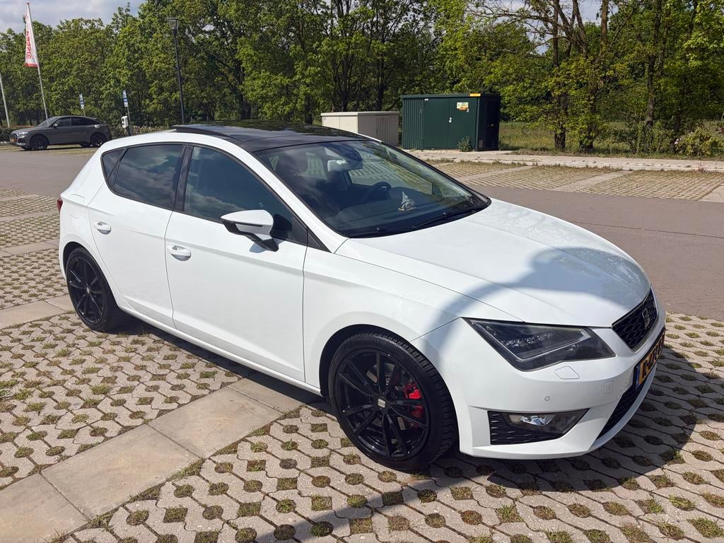 Seat Leon 1.8 TSI 132KW/180PK Dsg-7 2013 Wit, 1227 kg, 4 cilinders, Wit, Particulier