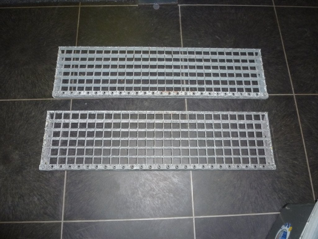 Metalen traptreden rooster, Ophalen, Gebruikt, 50 tot 100 mm